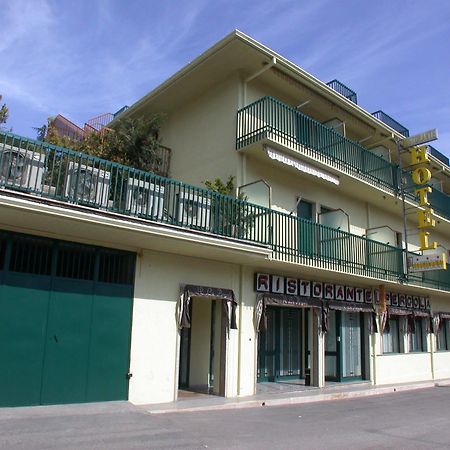 Hotel La Pergola Rionero in Vulture Esterno foto