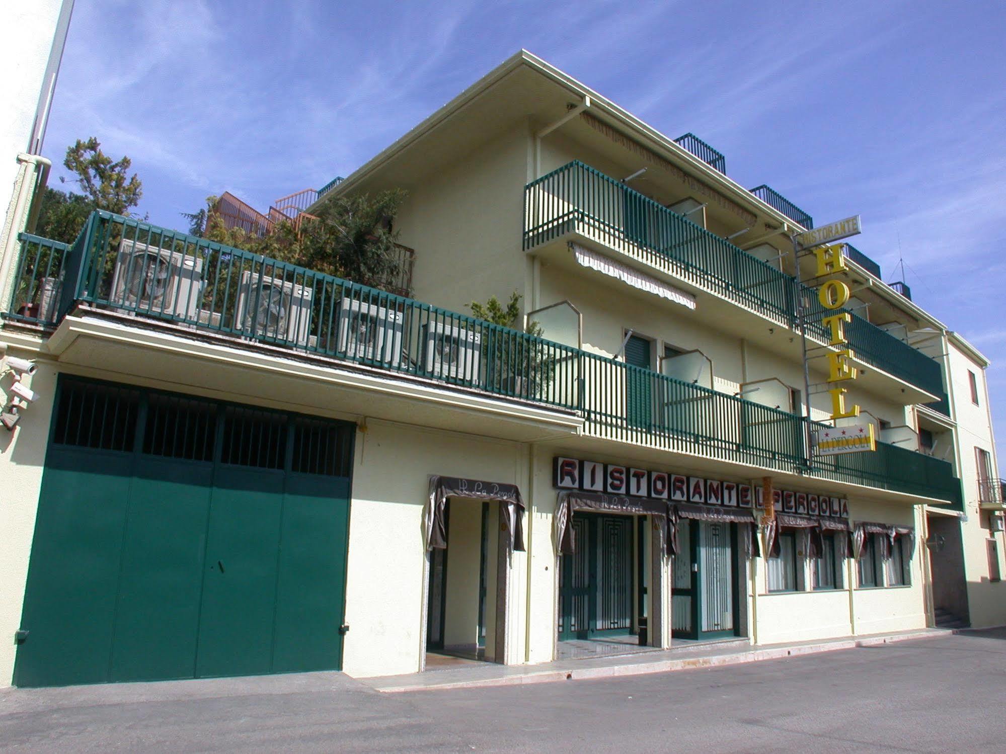 Hotel La Pergola Rionero in Vulture Esterno foto
